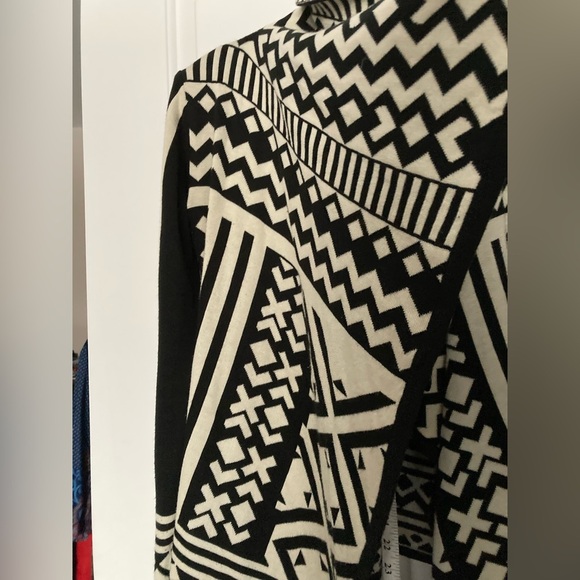 Ladies waterfall cardigan… bundle and save today! $6.99 for purchases over $70 - Picture 2 of 5